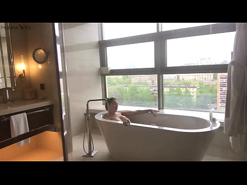 ❤️ Riesiges Babe wichst leidenschaftlich ihre Muschi im Badezimmer ☑ Quality porn bei de.xinwen1288.top ️❤